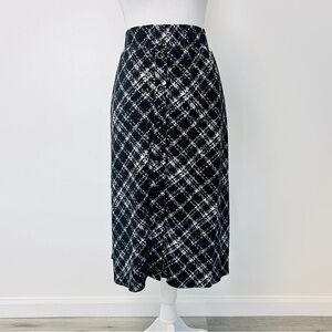 NWT Long Circle Skirt Modest
Size Large Career Wear By Robert Louis Blk / White